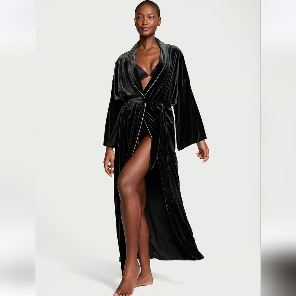 βΌοΈONLY ONE!!βΌοΈ π€ VICTORIA'S SECRET Very Sexy Starstruck Velvet Robe π€ - Picture 2 of 6